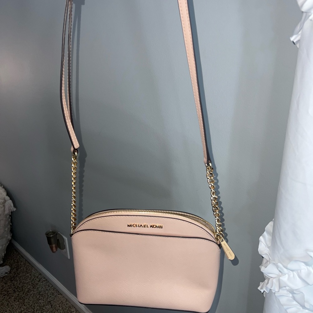 Michael Kors Crossbody!
